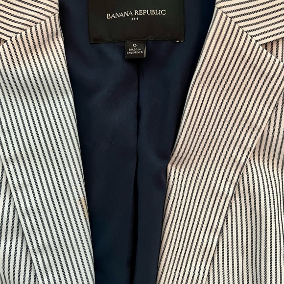 Banana Republic Blazer - Picture 3 of 5